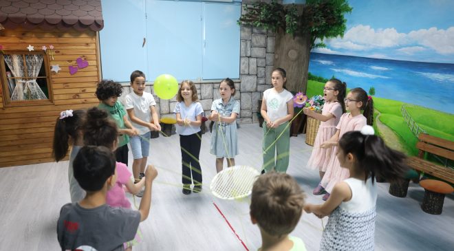 Çocuklar hem eğleniyor hem öğreniyor