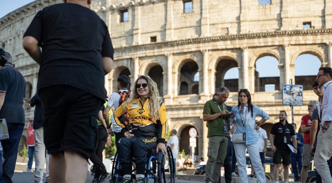 Osmangazi’nin gururu Kübra Denizci Keskin Roma Rallisi’nde podyumun zirvesinde