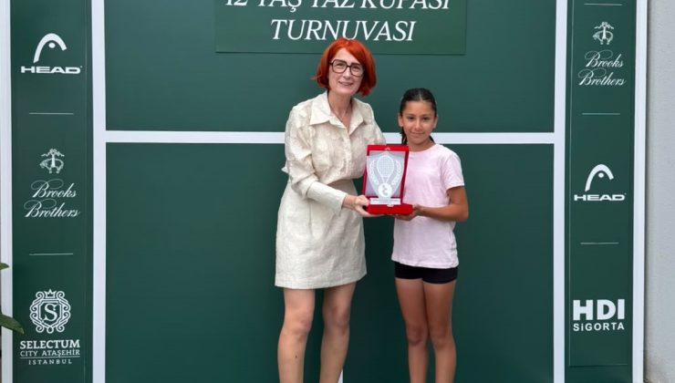 Osmangazi’nin genç raketi İstanbul’dan dereceyle döndü