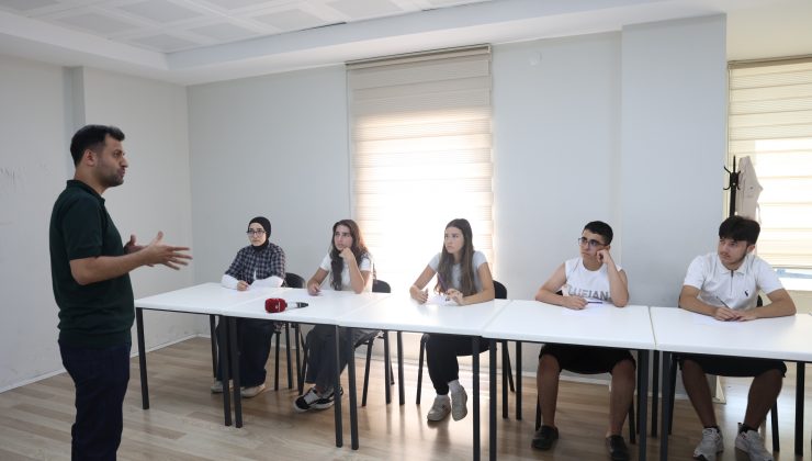 Osmangazi Belediyesi LGS’de öğrencileri yalnız bırakmadı