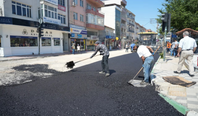Bursa ve Bilecik Yolu caddeleri arasındaki güzergah sıcak asfaltla kaplandı