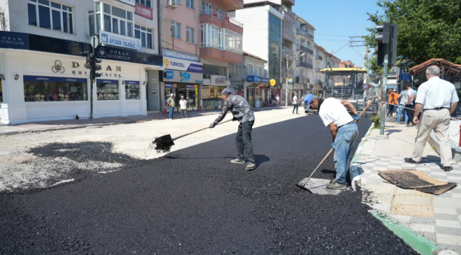 Bursa ve Bilecik Yolu caddeleri arasındaki güzergah sıcak asfaltla kaplandı