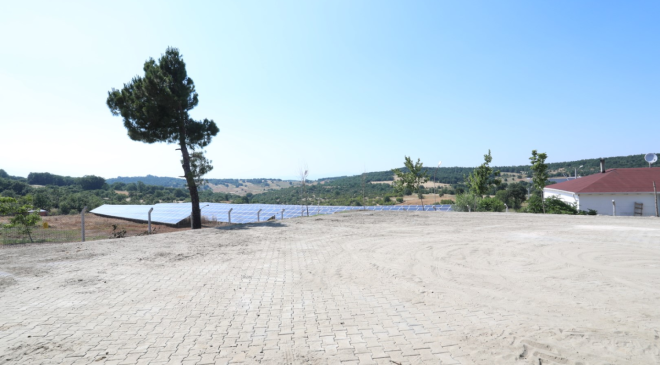 İnegöl’de kırsal mahalleler parke taşla yenileniyor