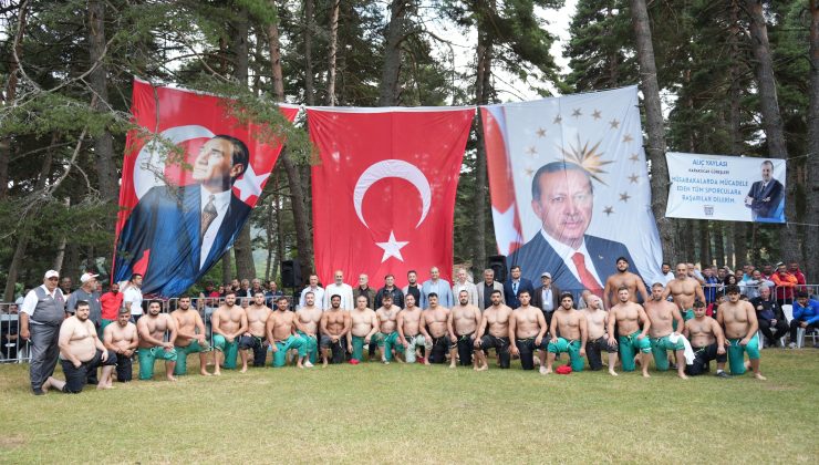 Alıç Yaylası’nda pehlivanlar kıyasıya mücadele etti