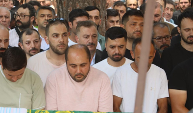 Anahtar Parti’nin acı günü: Sezer çifti toprağa verildi