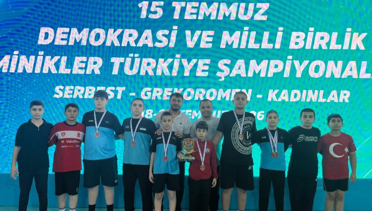 Güreş minderinde Yıldırım rüzgarı: 14 madalya ve 2 kupa
