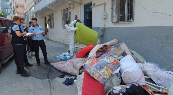 Yıldırım’da çöp evden 5 ton atık çıkarıldı