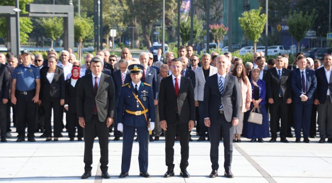İnegöl’de Zafer Bayramı törenlerle kutlandı
