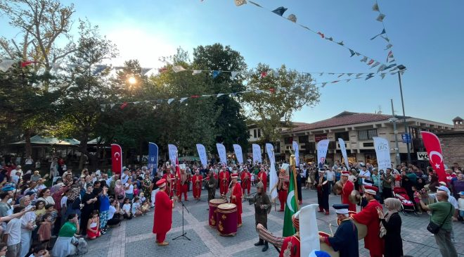 700 yıllık fetih ruhu Bursa sokaklarında yaşatılıyor