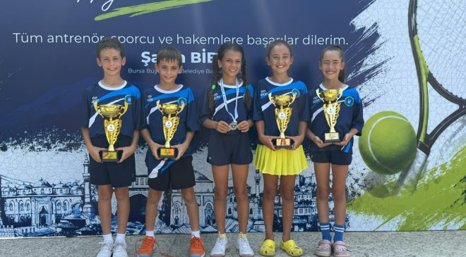 Genç raketler Bursa’da zirve için yarıştı