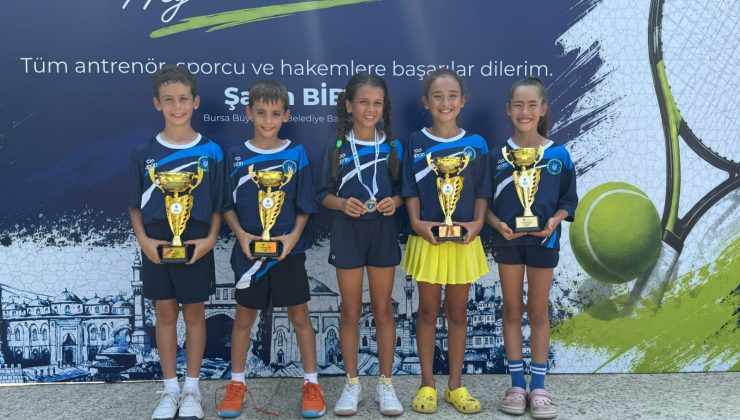 Genç raketler Bursa’da zirve için yarıştı