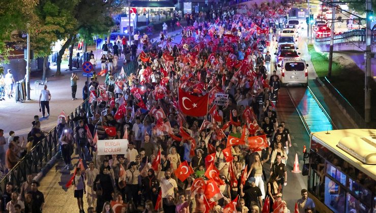 Bursa’da 104. yıl coşkusu: Binler Zafer Yürüyüşü’nde tek yürek oldu