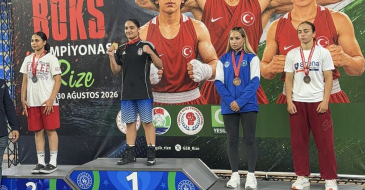 Bursa’nın genç boksörlerinden kürsü başarısı