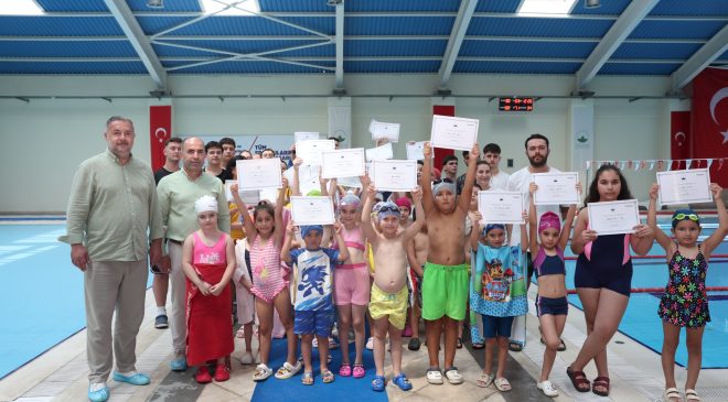 Yazı yüzerek geçirdiler, sertifikalarını aldılar