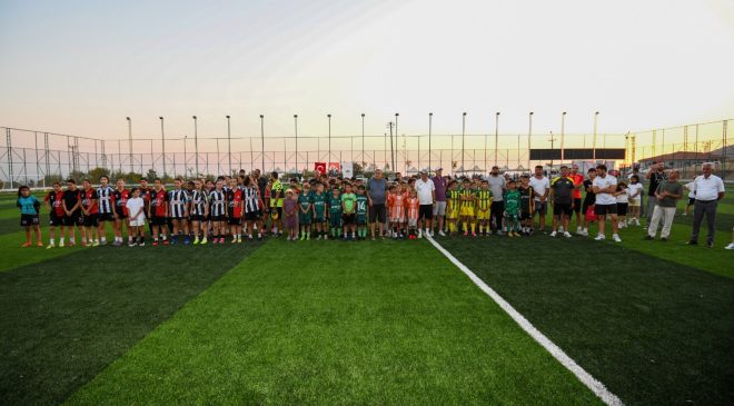 Osmangazi’de yeşil sahada dostluk ve kardeşlik buluşması