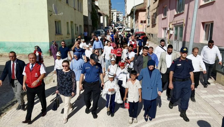 25 çocuk için tarihi sünnet şöleni