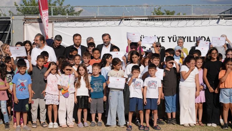 Minik yüzücüler sertifikalarını aldı