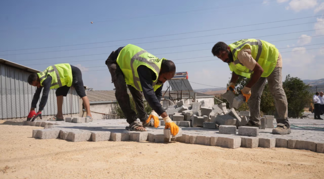 Yenişehir Belediyesi’nden merkez ve kırsal mahallelere kalıcı yol çözümleri