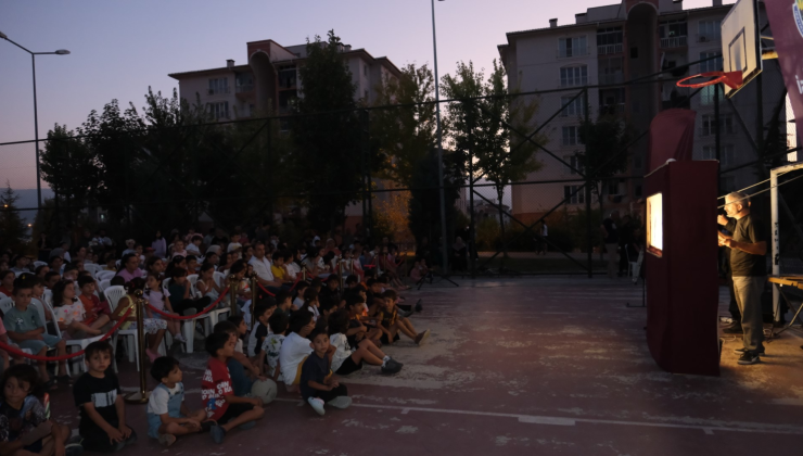 İnegöl’de yaz akşamına gölge tiyatrosu damga vurdu
