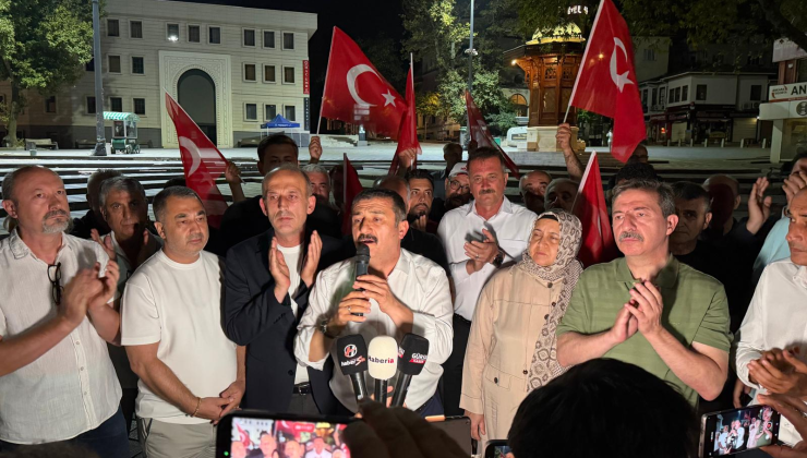 Bursa gece yarısı Türkoğlu için toplandı: Sloganlar meydanı inletti