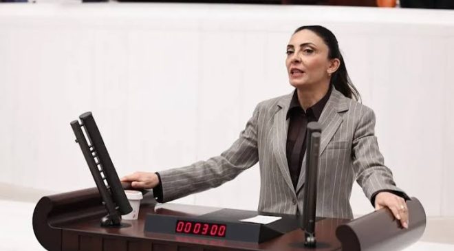 Şeftali üreticisinin yaşadığı kayıp için Bakanlığa 5 soru