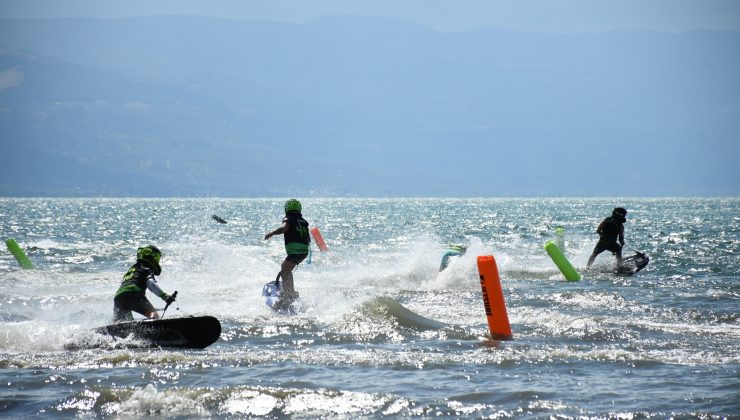 İznik Gölü’nde şampiyonluk için kıyasıya mücadele