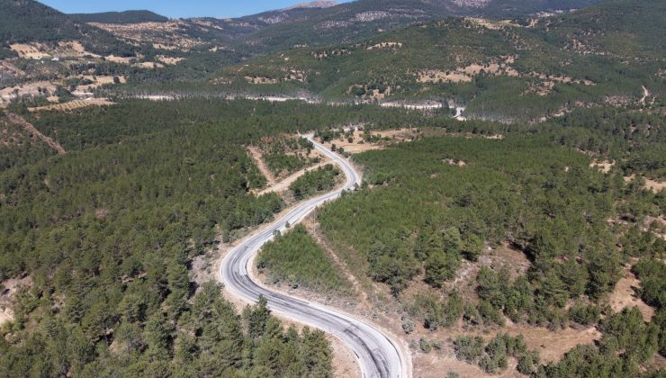 Keles’te üç noktada yol çalışması sürüyor