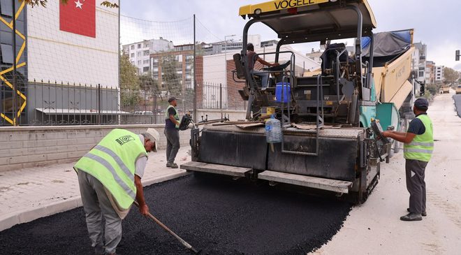 Mustafakemalpaşa’da 18 bin metrekare parke ve asfalt seferberliği