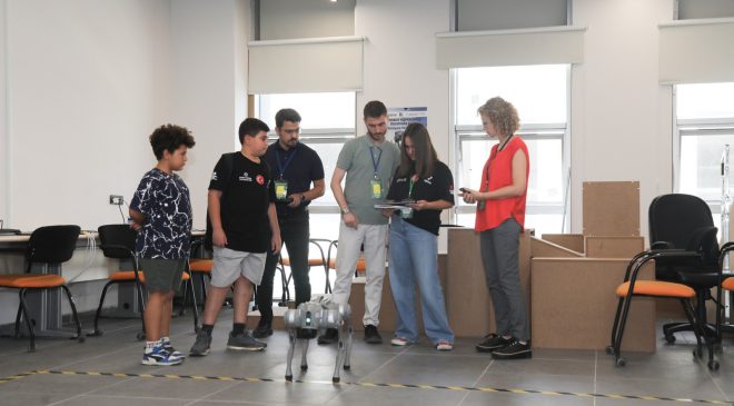 Öğrenciler robot köpeklere kod yazdı, görevleri tamamladı