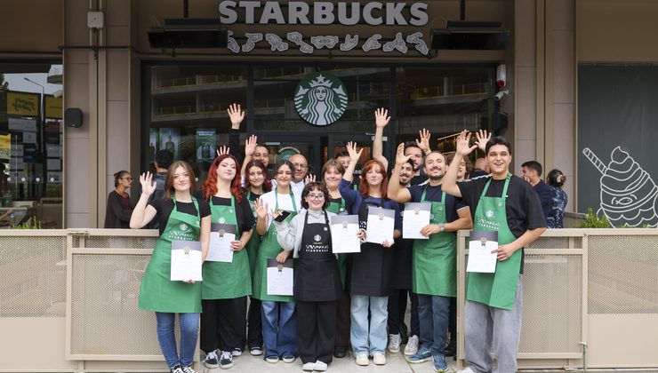 Starbucks Balat’ta işaret diliyle hizmet başladı