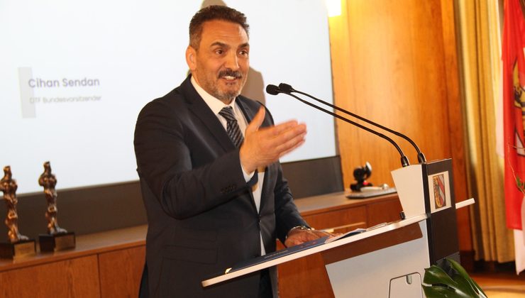 Cihan Sendan: ” Türk diasporasının sandık hakkı sorgulanamaz”