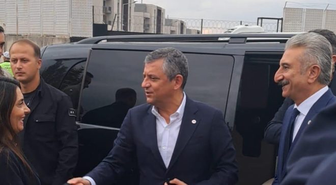 Özgür Özel Bursa programına Bozbey ziyaretiyle başladı