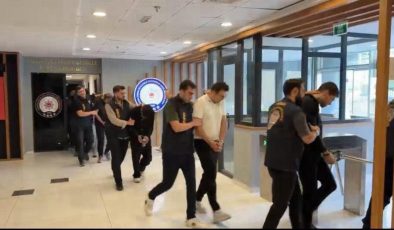Evlilik vaadiyle kandırıp tehdit ettiler
