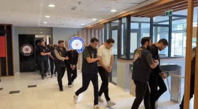 Evlilik vaadiyle kandırıp tehdit ettiler