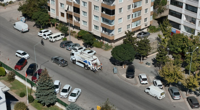 İnegöl’de çöp toplamada sessiz dönem: Elektrikli araç sahaya çıktı