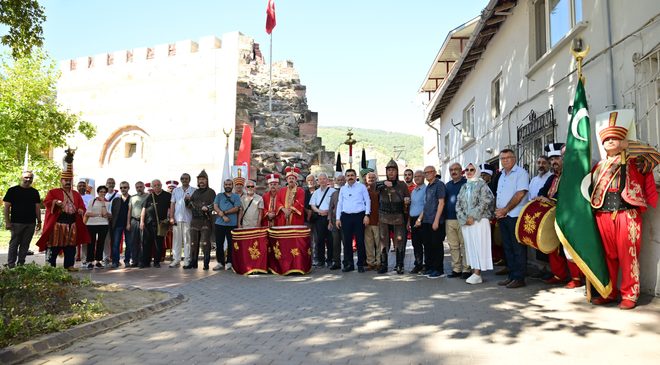 Bursa’nın Fethinin 700. yılında anlamlı proje: ‘Kalemin İzinde Fetih Yolunda’