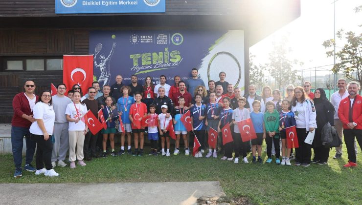 Bursa’da genç raketler Cumhuriyet için yarıştı