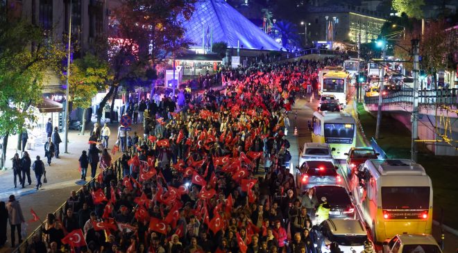 Bursa’da 29 Ekim coşkusu Millet Bahçesi’ne taştı