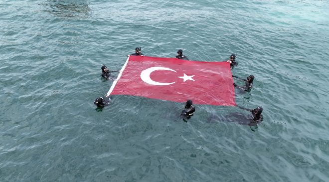 Mudanya’da 29 Ekim coşkusu meydanlara sığmadı