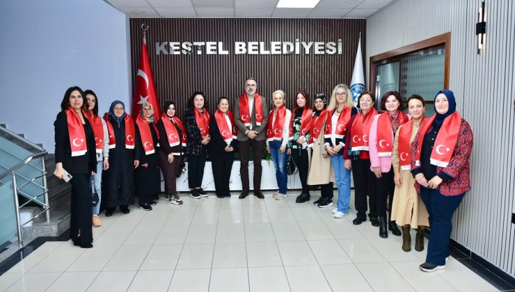 Kadın muhtarlardan Başkan Erol’a teşekkür ziyareti