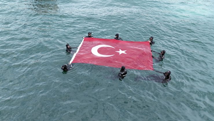 Mudanya’da 29 Ekim coşkusu meydanlara sığmadı