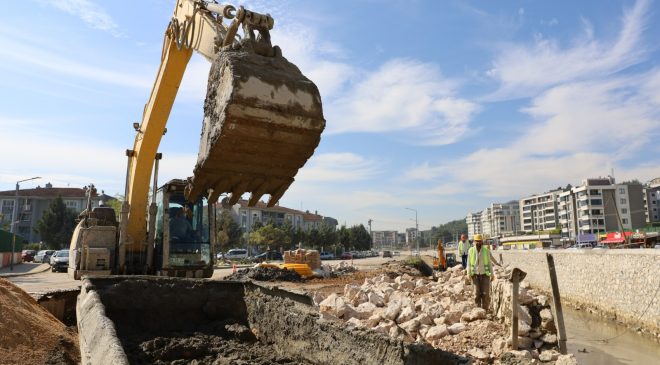 Bursa’da iki derede taşkın riskine karşı hummalı çalışma