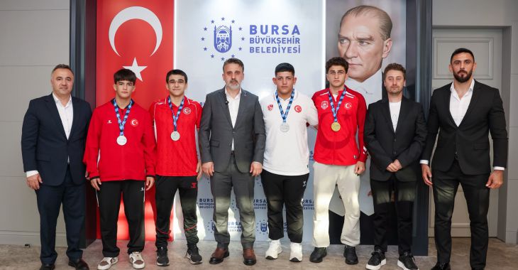 Bursa’nın şampiyon güreşçileri Şahin Biba ile buluştu