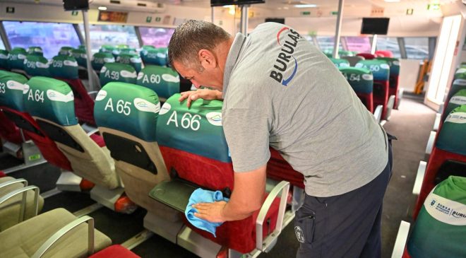 Bursa’da her gün 800 bin yolcu için hijyen mesaisi