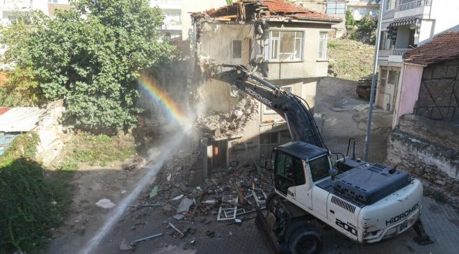 Gemlik’te metruk yapılara geçit yok