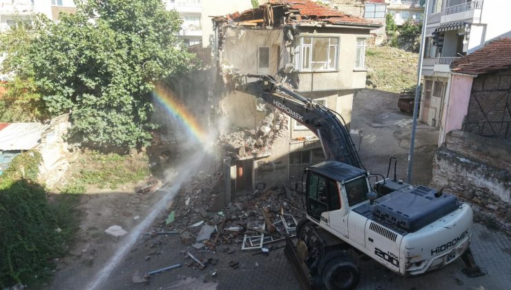Gemlik’te metruk yapılara geçit yok