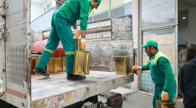 Depodan çıkanlar şoke etti! Binlerce kilo gıda küflenmiş halde bulundu