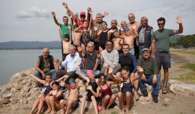 İznik’te yarım asırlık yüzücüler yeniden kulaç attı!