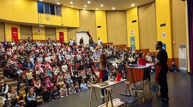 Yıldırım’da miniklere ücretsiz tiyatro: ‘Evden Uzakta’ Adile Naşit Sahnesi’nde